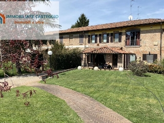 zoom immagine (Casa a schiera 190 mq, soggiorno, 3 camere, zona Bressana Bottarone)